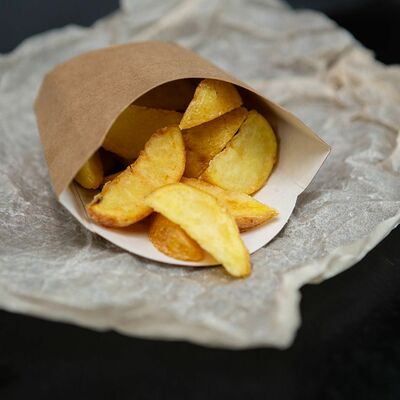 Картофель по-деревенски маленькая в Mm burger по цене 182 ₽