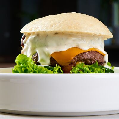 Бао-дабл бургер с говядиной в Токио по цене 45 р.