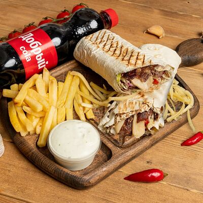 Комбо Донер с говядиной, грибами и сыром в НАШ Шеф Донер по цене 959 ₽