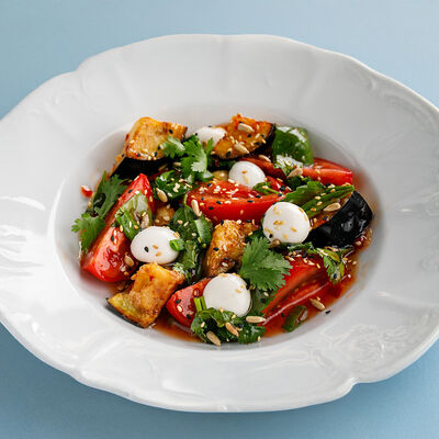 Салат с баклажанами и фетой в Терраса по цене 1150 ₽