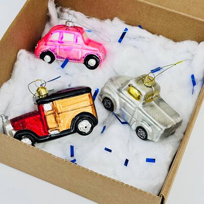 Подарочный набор с елочными игрушками машинки в Дарите красиво по цене 4190 ₽
