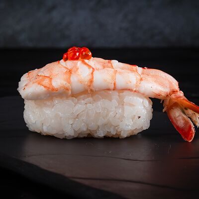 Нигири с креветкой в Crystal Sushi & Rolls по цене 990 ₸