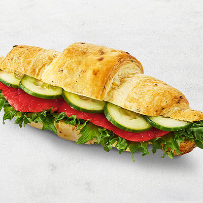 Круассан петербургский со свекольным лососем в Теремок по цене 583 ₽