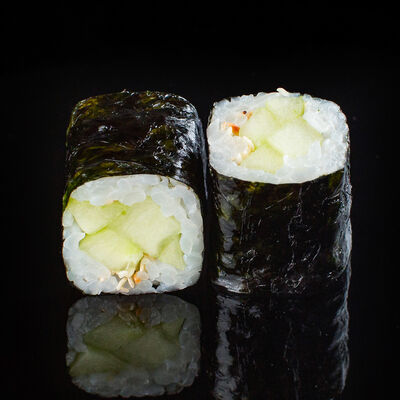 Ролл с огурцом в WRF Вокруг Света по цене 180 ₽