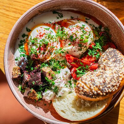 Яйца по-турецки с печёными баклажанами в Ранняя пташка по цене 630 ₽