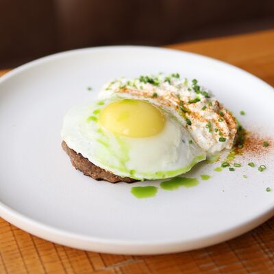 Рубленый бифштекс в MiraGrill по цене 1100 ₽