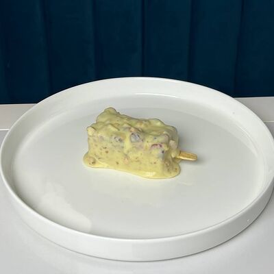 Брауни с клюквой и белым шоколадом в PRIMETIME по цене 340 ₽