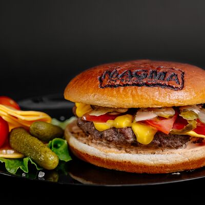 Чизбургер в УГОЛЬ&МЯСО по цене 718 ₽