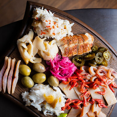 Ассорти рыбы холодного и горячего копчения в Бибирево по цене 2600 ₽