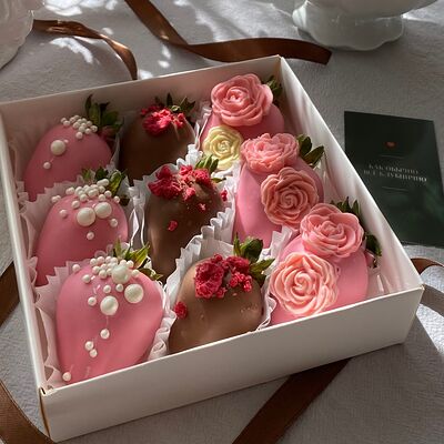 Клубника в шоколаде набор Настроениев Klubnichno по цене 2370 ₽