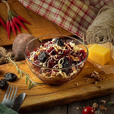 Салат из свеклы с черносливом в Мандариновый гусь по цене 131 ₽