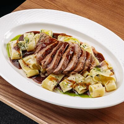 Каламарата с уткой в Misto по цене 1010 ₽