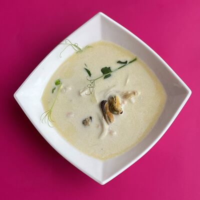 Суп сливочный с морепродуктами в Bananapizza по цене 300 ₽