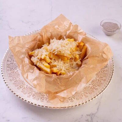 Картофель фри с пармезаном и трюфельным масломв Лобби бар по цене 890 ₽