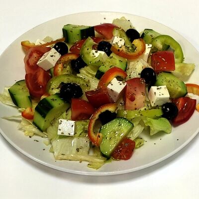 Салат Греческий в Шашлык шаурма по цене 300 ₽