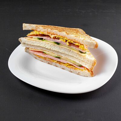 Сэндвич с ветчиной и сыром в едDA по цене 170 ₽