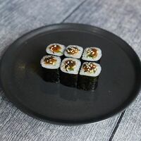 Ролл Угорь в Is Ku Sushi Ramen Bar