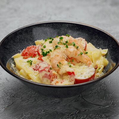 Паста Сливочная с креветками в 19 Лунка по цене 660 ₽