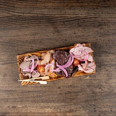 Запасы мясника в Гриль Бар Понеслось по цене 975 ₽