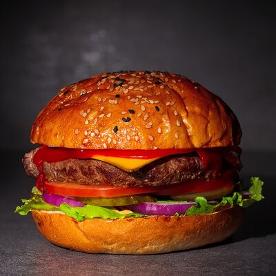 Чизбургер в Amber kebab по цене 499 ₽