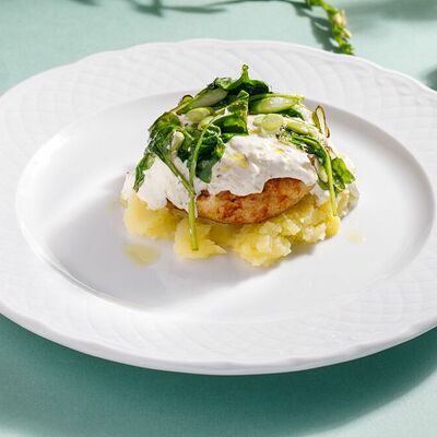 Щучья котлета со шпинатом и соусом Тартар в Кукумбер по цене 760