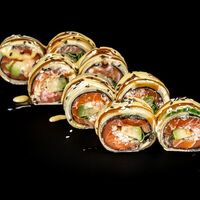 Фреш-ролл с лососем в Tanaka суши