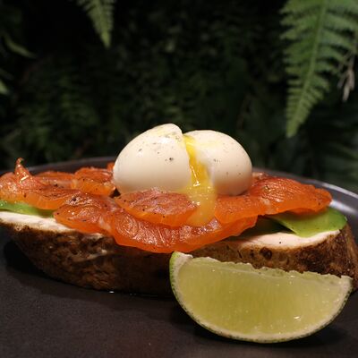 Бутерброд лосось в Hidden по цене 545 ₽