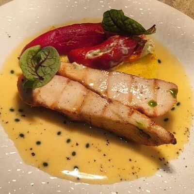 Филе куриное с мамалыгой в сливочном соусе в ROS по цене 490 ₽