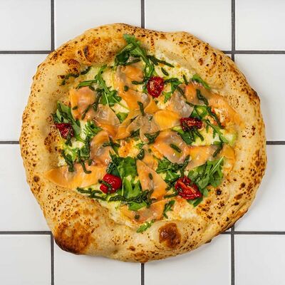 Лосось 22 см в Padre pizzeria bar по цене 650 ₽