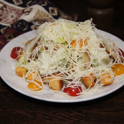 Салат Цезарь в FastШашлык и Хинкали по цене 500 ₽