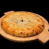 Пирог с сыром и листьями свеклы в Лаки-рizza