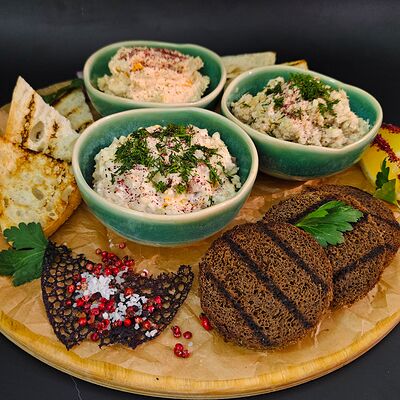 Закусочный сет риетов из морепродуктов 3 штуки в Байский по цене 1180 ₽