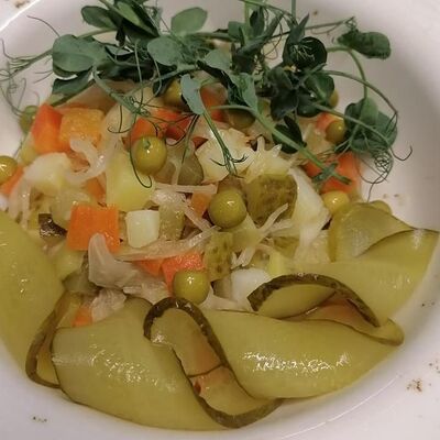 Крестьянский салат с ароматным масломв СтругановЪ по цене 350 ₽