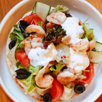 Пита с креветками и кремом из фета в Пинки Бандински по цене 32 р.