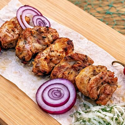 Шашлык куриныйв Art Grill по цене 639 ₽