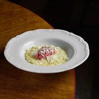 Ризотто с тартаром из говядины и трюфелем в Rimski Bistro