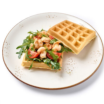 Вафли с креветками и соусом песто в 7:35 Заря & KitaEast по цене 650 ₽