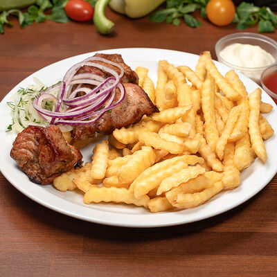 Шашлык из свинины с картофелем фри в Шашлычкофф по цене 369