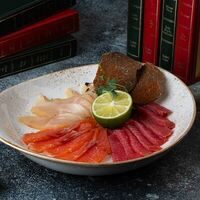 Рыбное ассорти в McKey Pub & Restauraunt