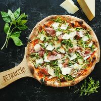 Логотип Petruccio Pizza & Pasta