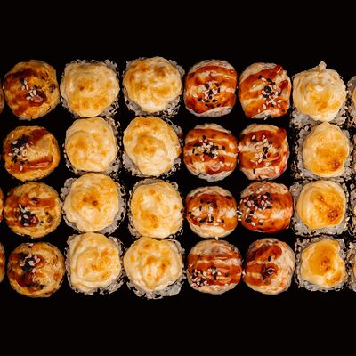 Сет 4 запечённых ролла в Set-Box по цене 1759 ₽