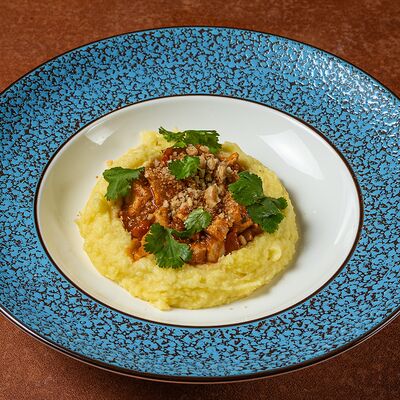 Чахохбили из цыпленка с картофельным пюре в Хачапури и Вино по цене 698 ₽