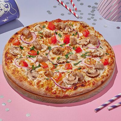 Пицца Том ям с курицей на тонком тесте 30 см в Dostaевский по цене 803 ₽