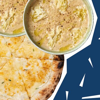 Пицца Четыре сыра и два грибных крем-супа в Mikemolly по цене 1599 ₽