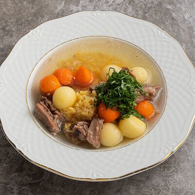 Суп из говяжьих хвостов с чечевицейв Гранж Кафе по цене 700 ₽