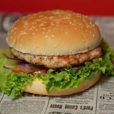 Бургер куриный в Жар по цене 369 ₽