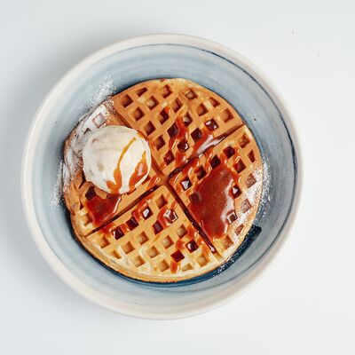 Венские вафли с соленой карамелью в Everland по цене 850 ₽