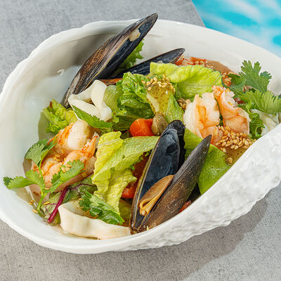 Салат с морепродуктами в Nemo по цене 690 ₽