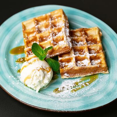 Вафли бельгийские в Luna lounge по цене 350 ₽