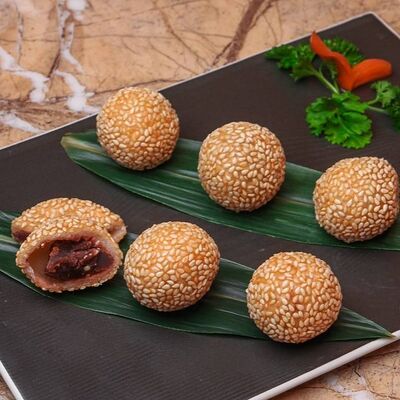 Пончики из рисовой муки в кунжуте в J.Z. Peking Duck по цене 730 ₽